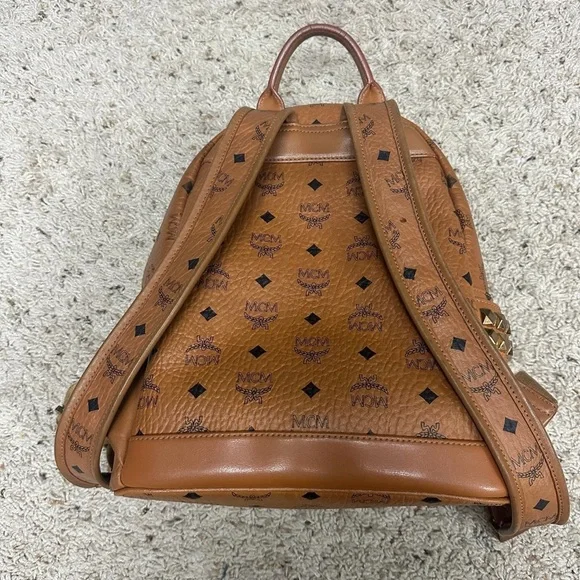 Authentic MCM Medium size backpack - Picture 2 of 12